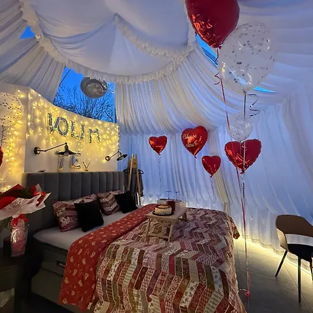 Cupola Glamping Dome خيمة فخمة